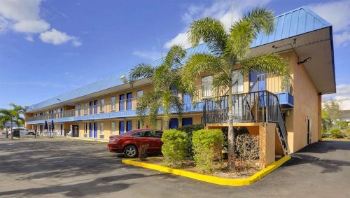 Magnuson Hotel Bradenton - image 31
