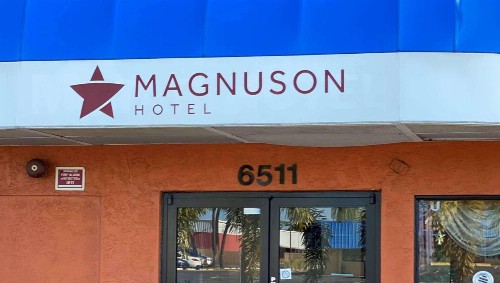 Magnuson Hotel Bradenton - image 41