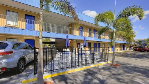 Magnuson Hotel Bradenton - image 8