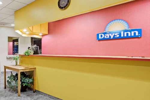 Days Inn by Wyndham Bradenton - Near the Gulf - image 20