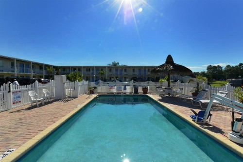 Americas Best Value Inn - Bradenton - image 16