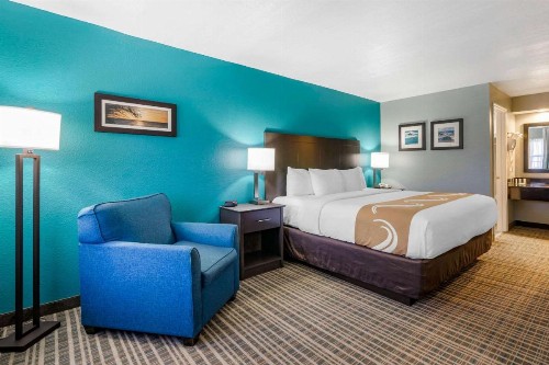 Quality Inn Bradenton North I-75 - image 10