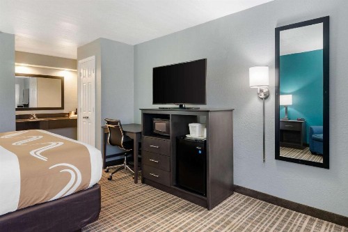 Quality Inn Bradenton North I-75 - image 13