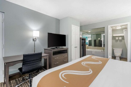 Quality Inn Bradenton North I-75 - image 14