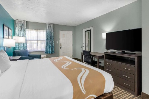 Quality Inn Bradenton North I-75 - image 16