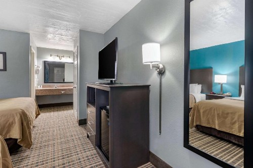 Quality Inn Bradenton North I-75 - image 20