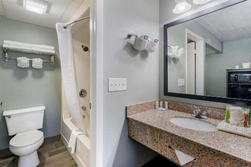 Quality Inn Bradenton North I-75 - image 25