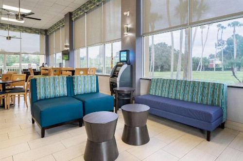 Quality Inn Bradenton North I-75 - image 6