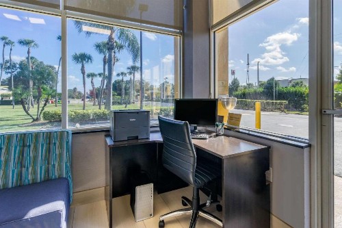 Quality Inn Bradenton North I-75 - image 7