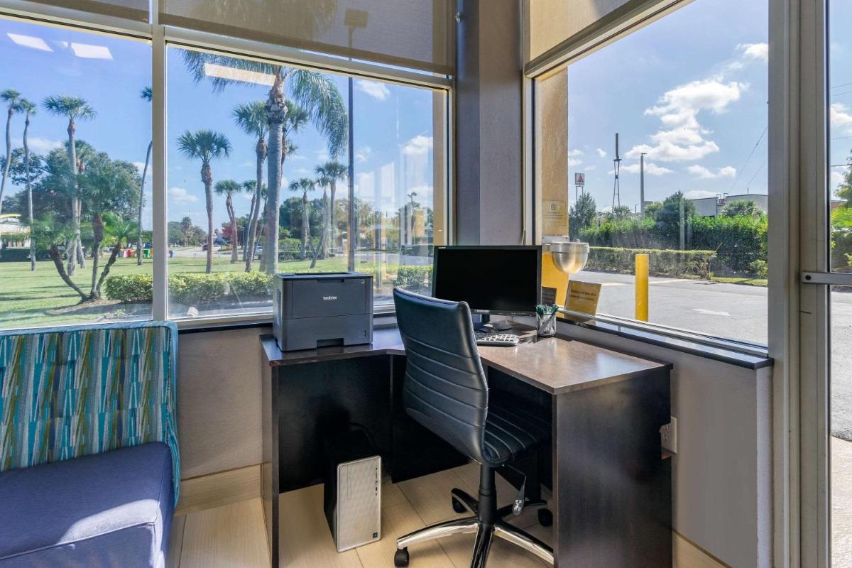 Quality Inn Bradenton North I-75 - image 7