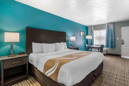Quality Inn Bradenton North I-75 - image 8