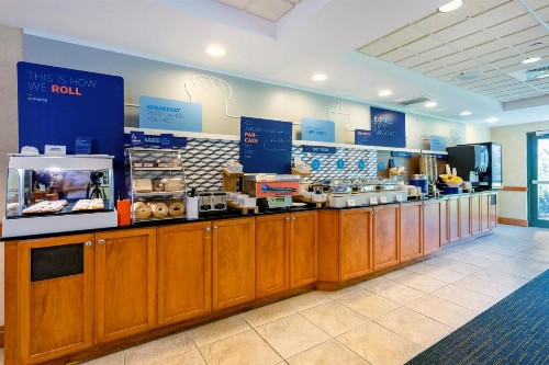 Holiday Inn Express & Suites Bradenton East-Lakewood Ranch an IHG Hotel - image 5