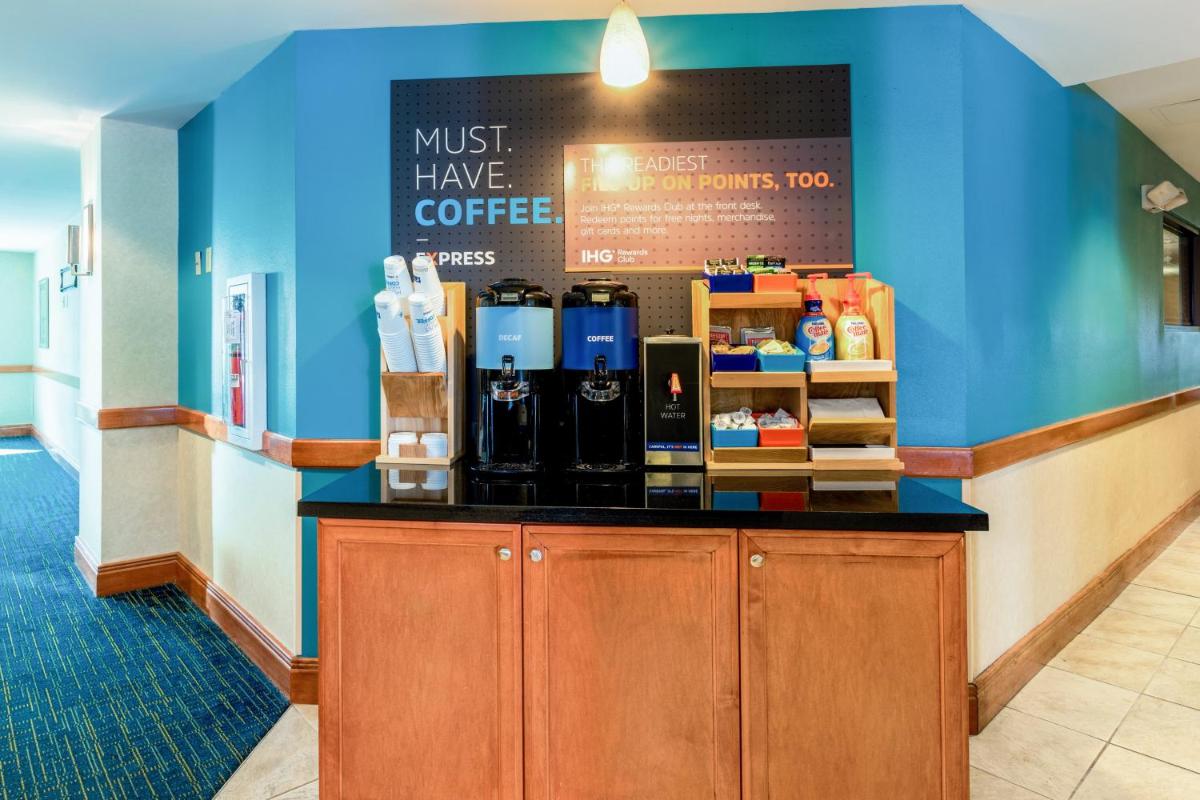 Holiday Inn Express & Suites Bradenton East-Lakewood Ranch an IHG Hotel - image 6