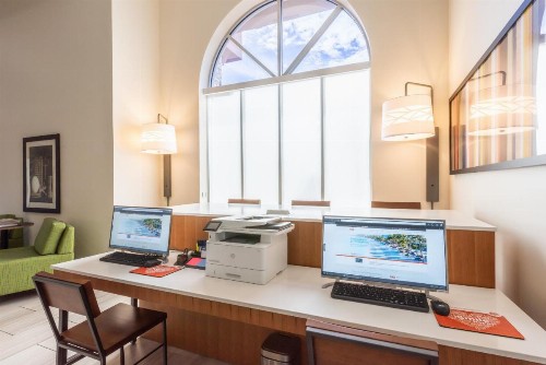 Holiday Inn Express Hotel & Suites Bradenton West an IHG Hotel - image 30