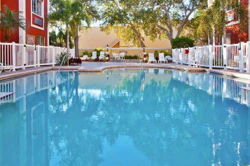 Holiday Inn Express Hotel & Suites Bradenton West an IHG Hotel - image 32