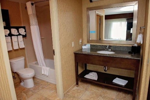 Hampton Inn & Suites Bradenton - image 10