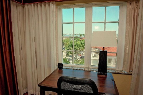 Hampton Inn & Suites Bradenton - image 15