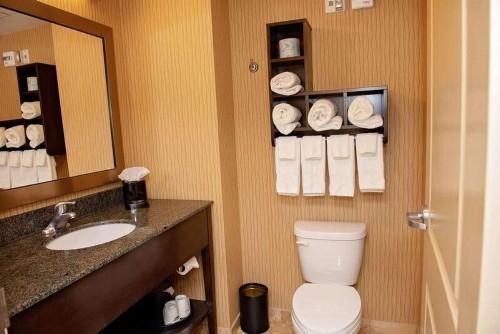 Hampton Inn & Suites Bradenton - image 22