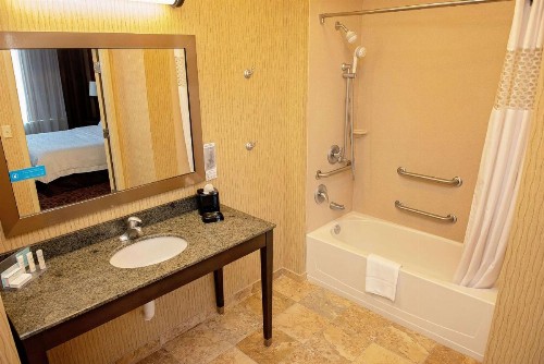 Hampton Inn & Suites Bradenton - image 23
