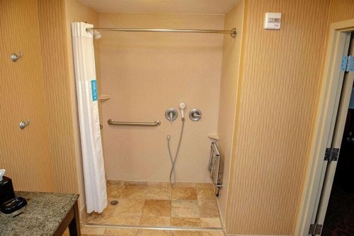 Hampton Inn & Suites Bradenton - image 25