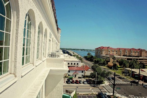 Hampton Inn & Suites Bradenton - image 4