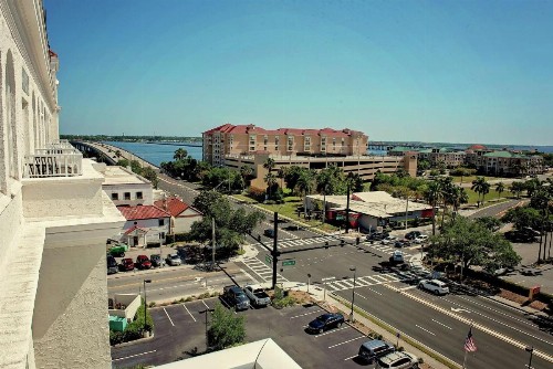 Hampton Inn & Suites Bradenton - image 5
