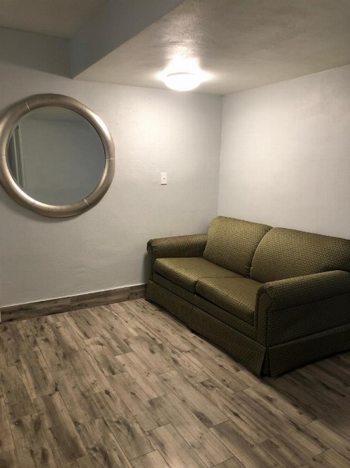 Bay Breeze Inn - image 2
