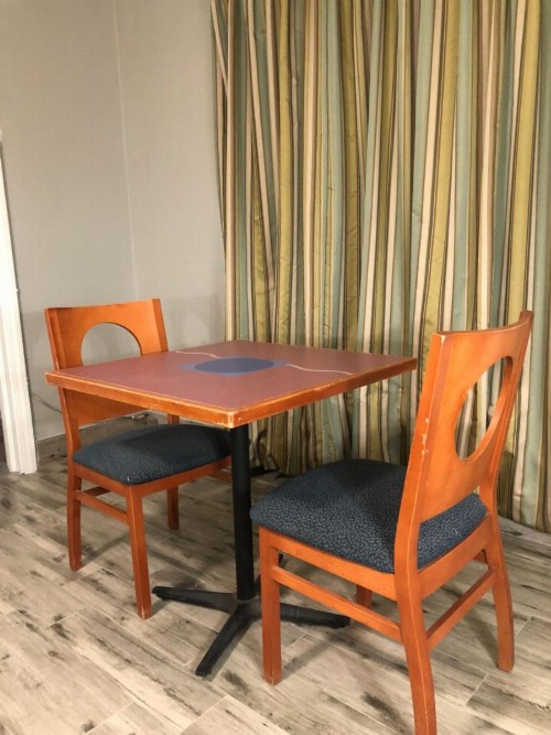 Bay Breeze Inn - image 7