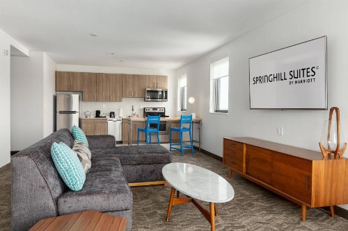SpringHill Suites by Marriott Bradenton Downtown/Riverfront - image 3