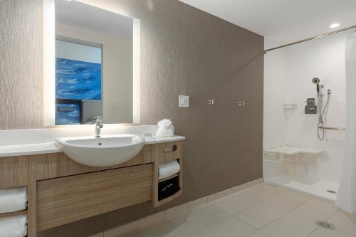 SpringHill Suites by Marriott Bradenton Downtown/Riverfront - image 9