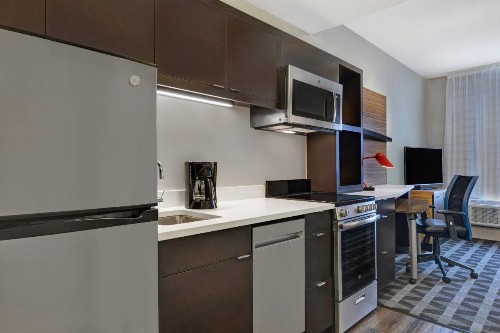TownePlace Suites by Marriott Sarasota/Bradenton West - image 14