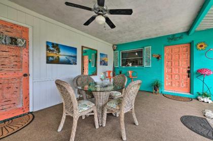 Lighthouse Cottage   Pet Friendly Bradenton Home