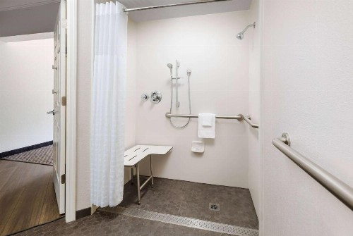 La Quinta by Wyndham Tampa Brandon Regency Park - image 23