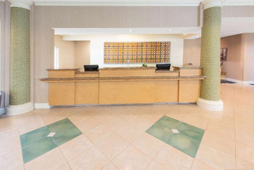 La Quinta by Wyndham Tampa Brandon Regency Park - image 6