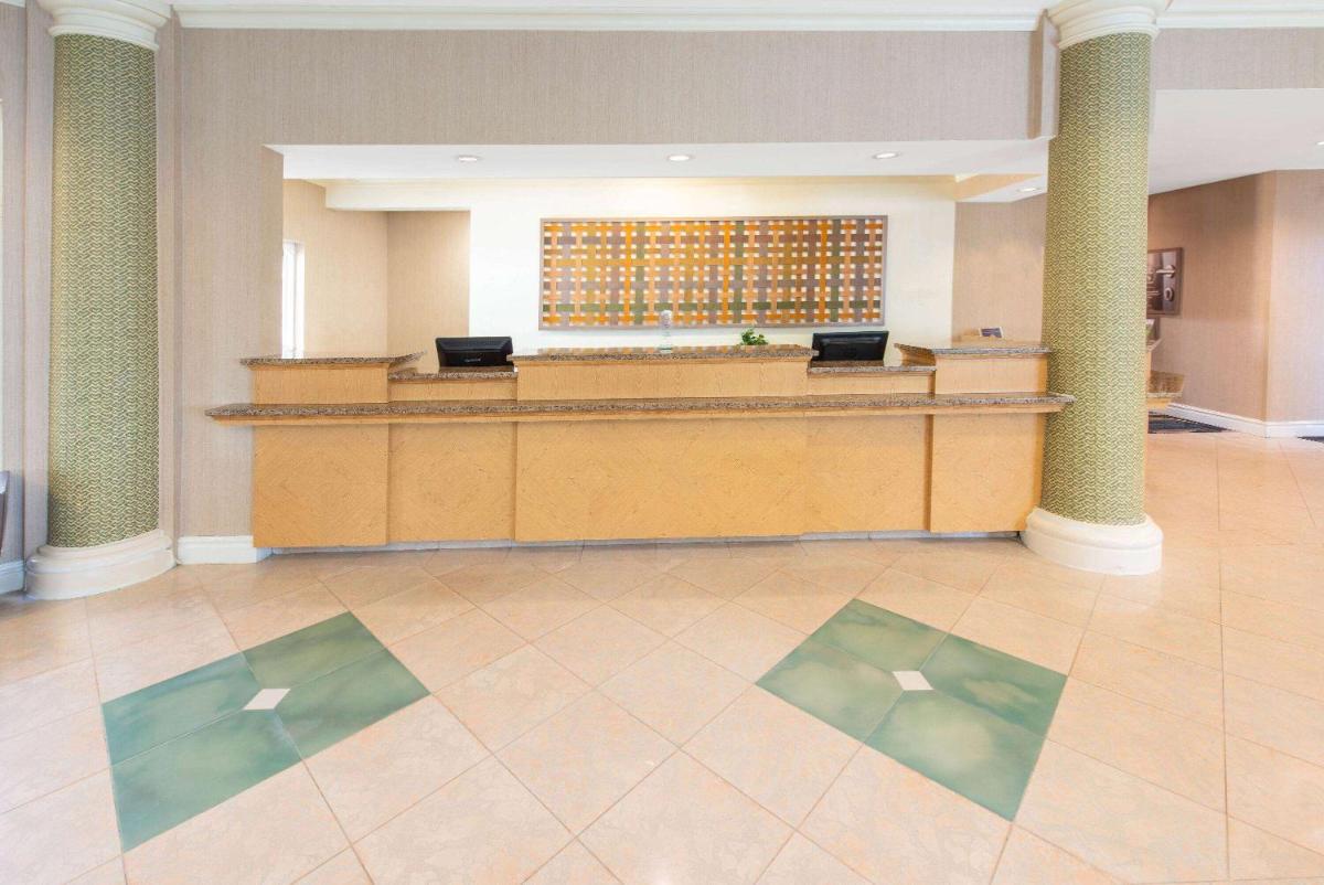 La Quinta by Wyndham Tampa Brandon Regency Park - image 6