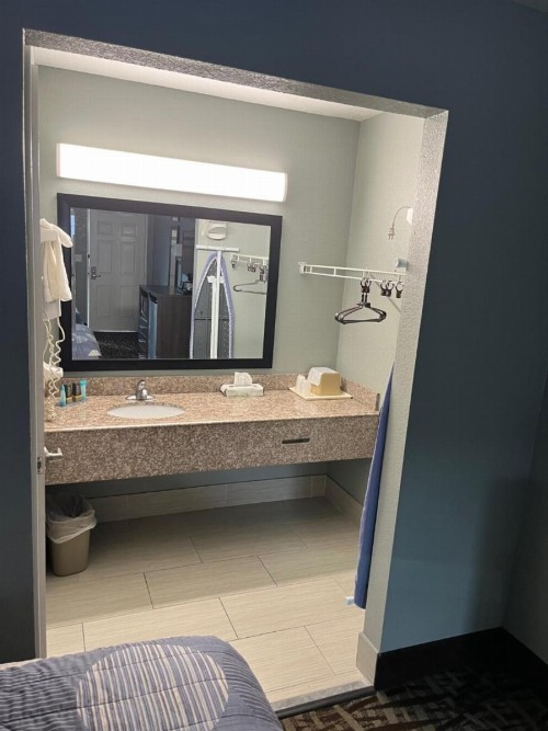 Brandon Motor Lodge - image 23