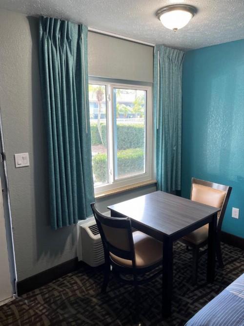 Brandon Motor Lodge - image 24