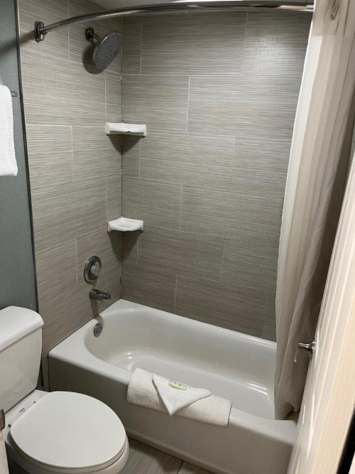 Brandon Motor Lodge - image 32