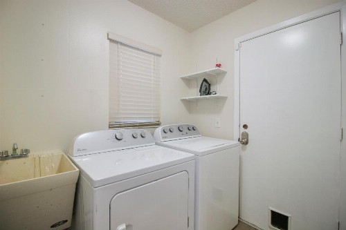Tampa Bay Pool Home with Heated Pool - image 2