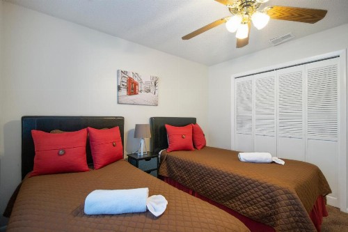 Tampa Bay Pool Home with Heated Pool - image 4