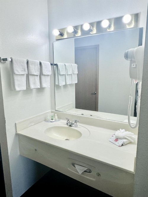 Scenic Hills Inn - image 6