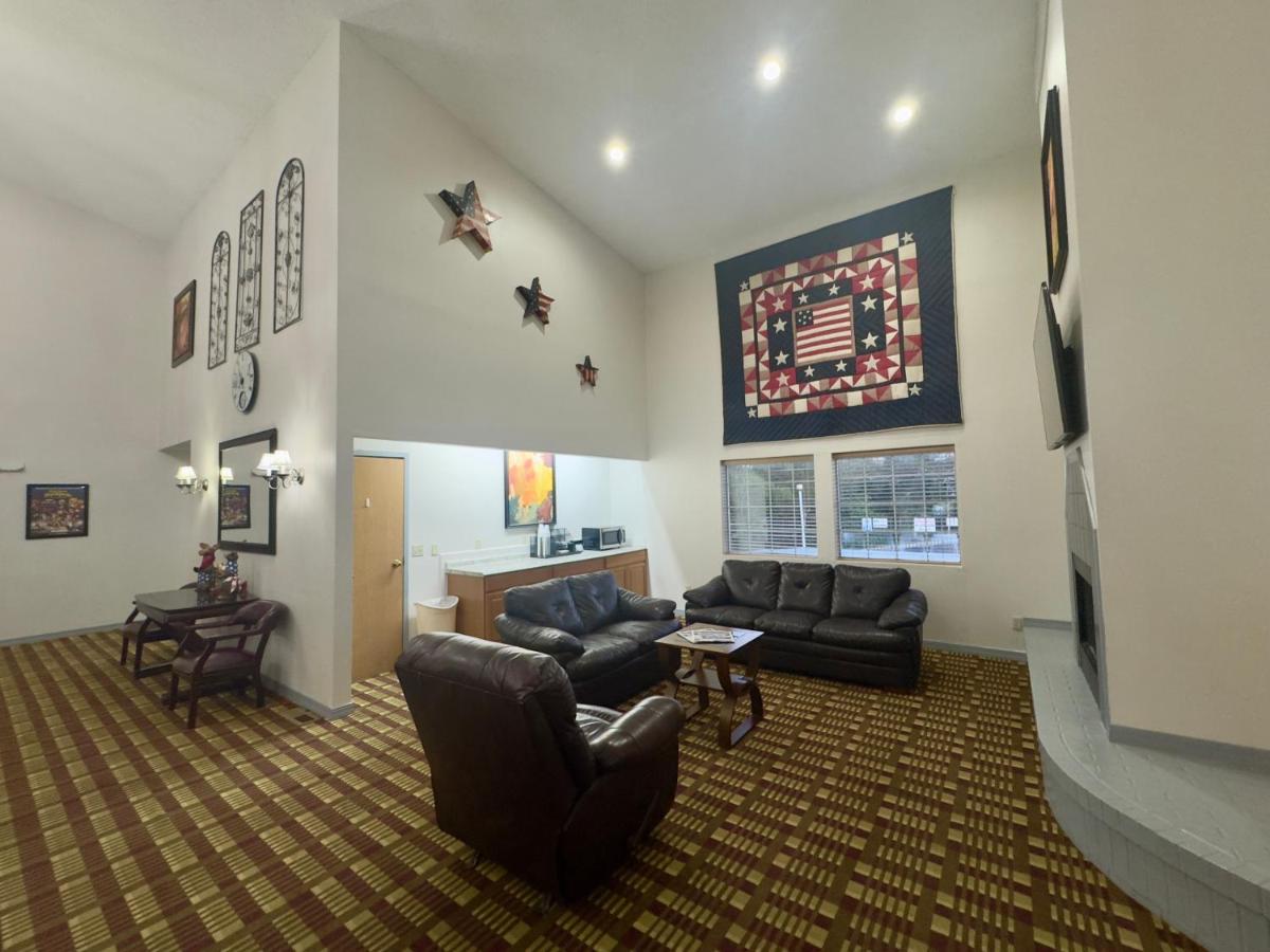 Scenic Hills Inn - image 7