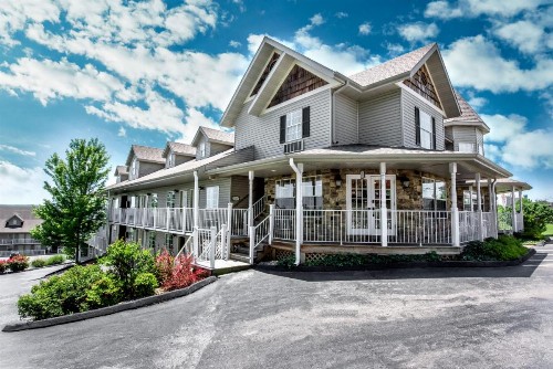 Gazebo Inn - image 1