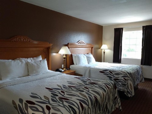 Gazebo Inn - image 16