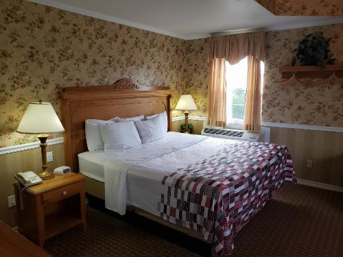 Gazebo Inn - image 17
