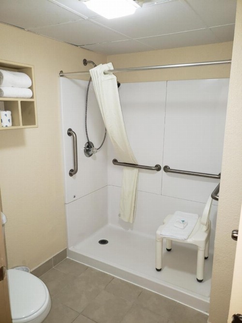 Gazebo Inn - image 25