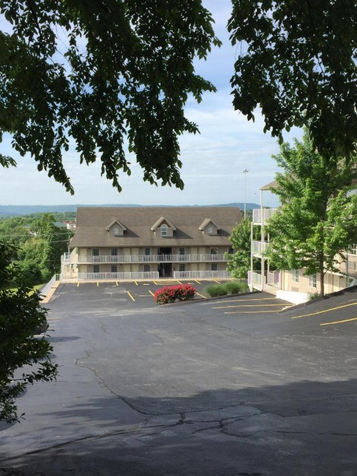 Gazebo Inn - image 5