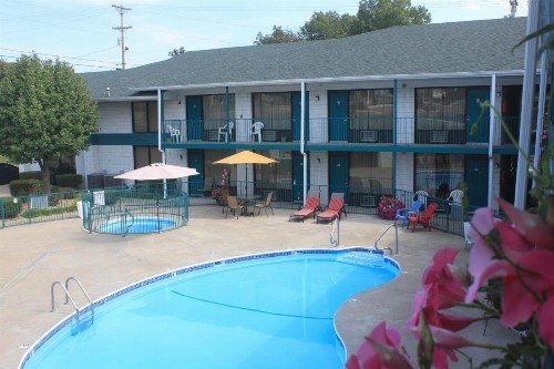 Ozark Valley Inn - image 12