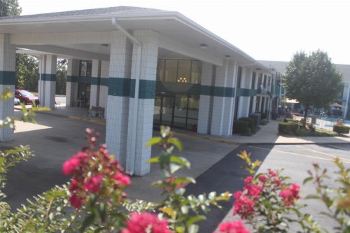 Ozark Valley Inn - image 23