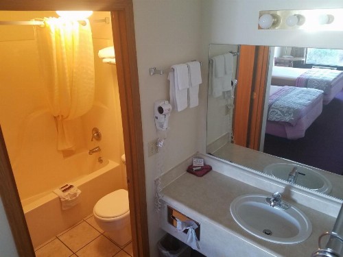 Ozark Valley Inn - image 24